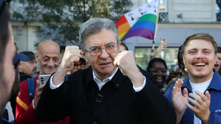 "Elu par personne", "trahison", "copain de l'équipe du président": Jean-Luc Mélenchon réaffirme ses menaces envers le gouverneur de la Banque de France