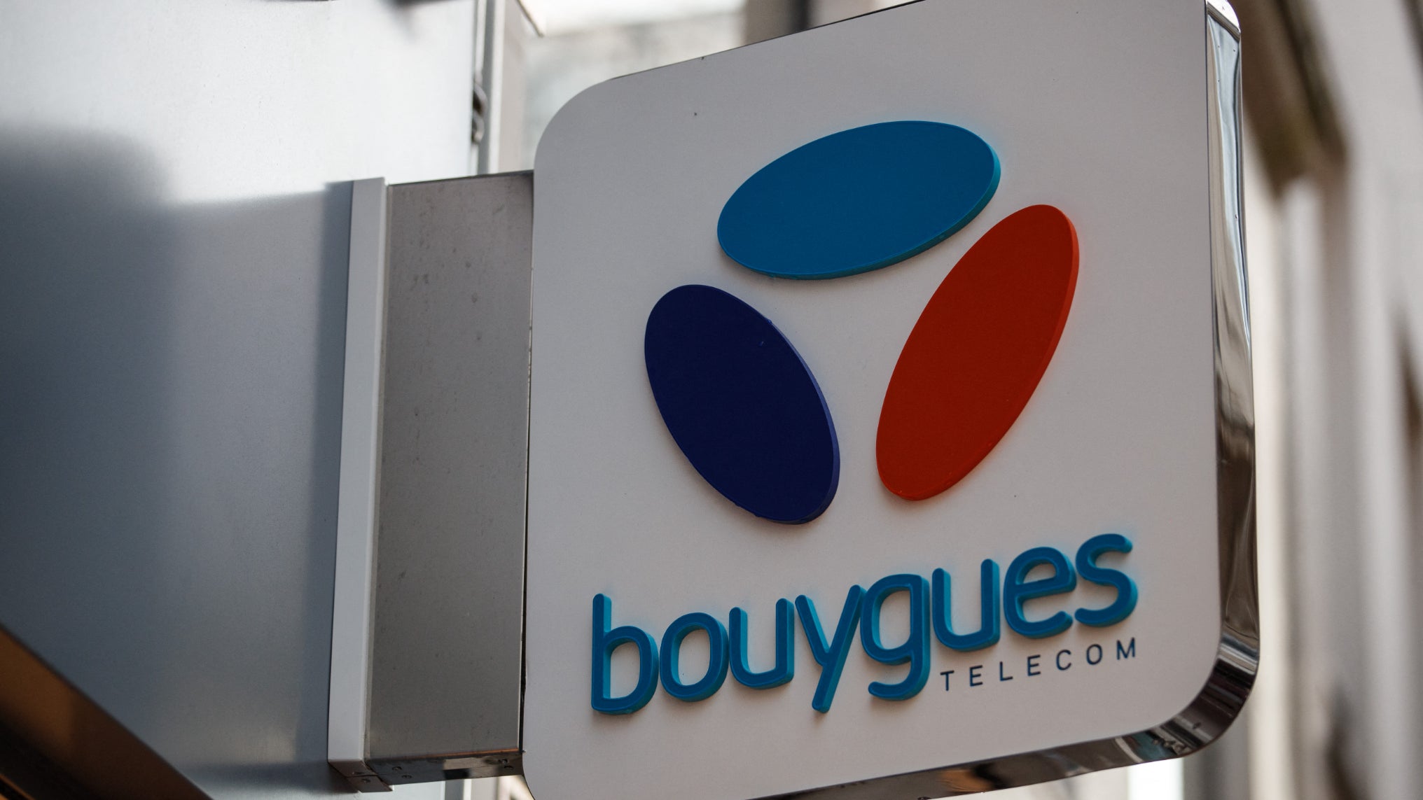Bouygues impose une option antivirus et augmente ses forfaits de 3 euros par mois: est-ce légal?