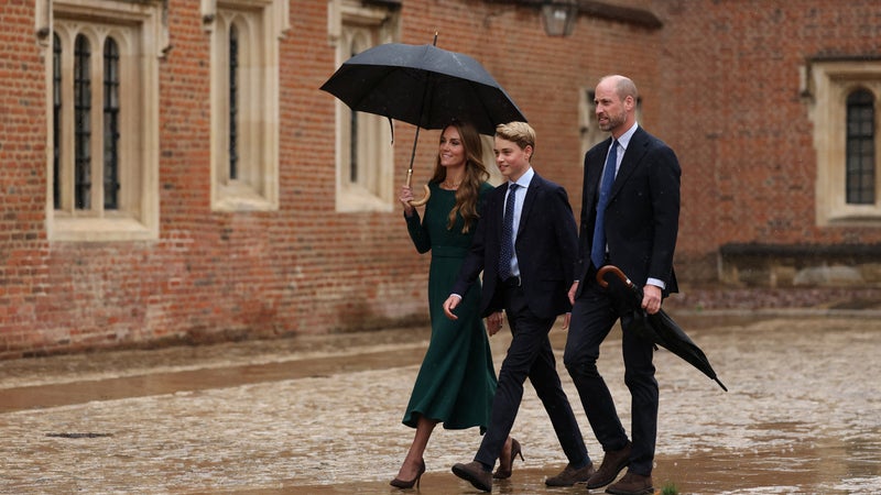 Le prince George fait sa rentrée au prestigieux collège privé d'Eton