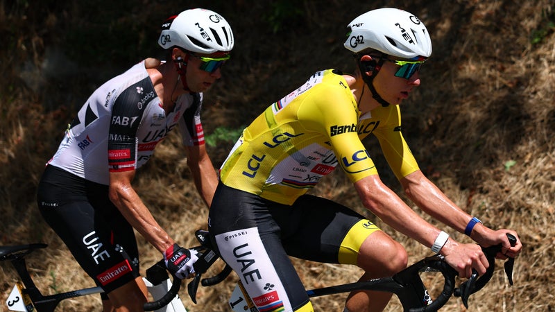 Le maillot jaune du Tour de France Tadej Pogacar sur la 18e etape 23 juillet 2026 2324352