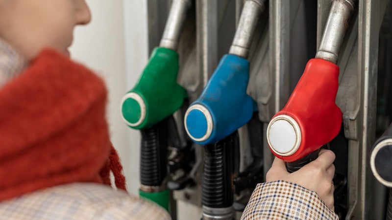 La consommation de carburant s’est effondrée de 30% en 10 jours: avec la flambée des prix à la pompe, l’État a "perdu" 407 millions d’euros de recettes