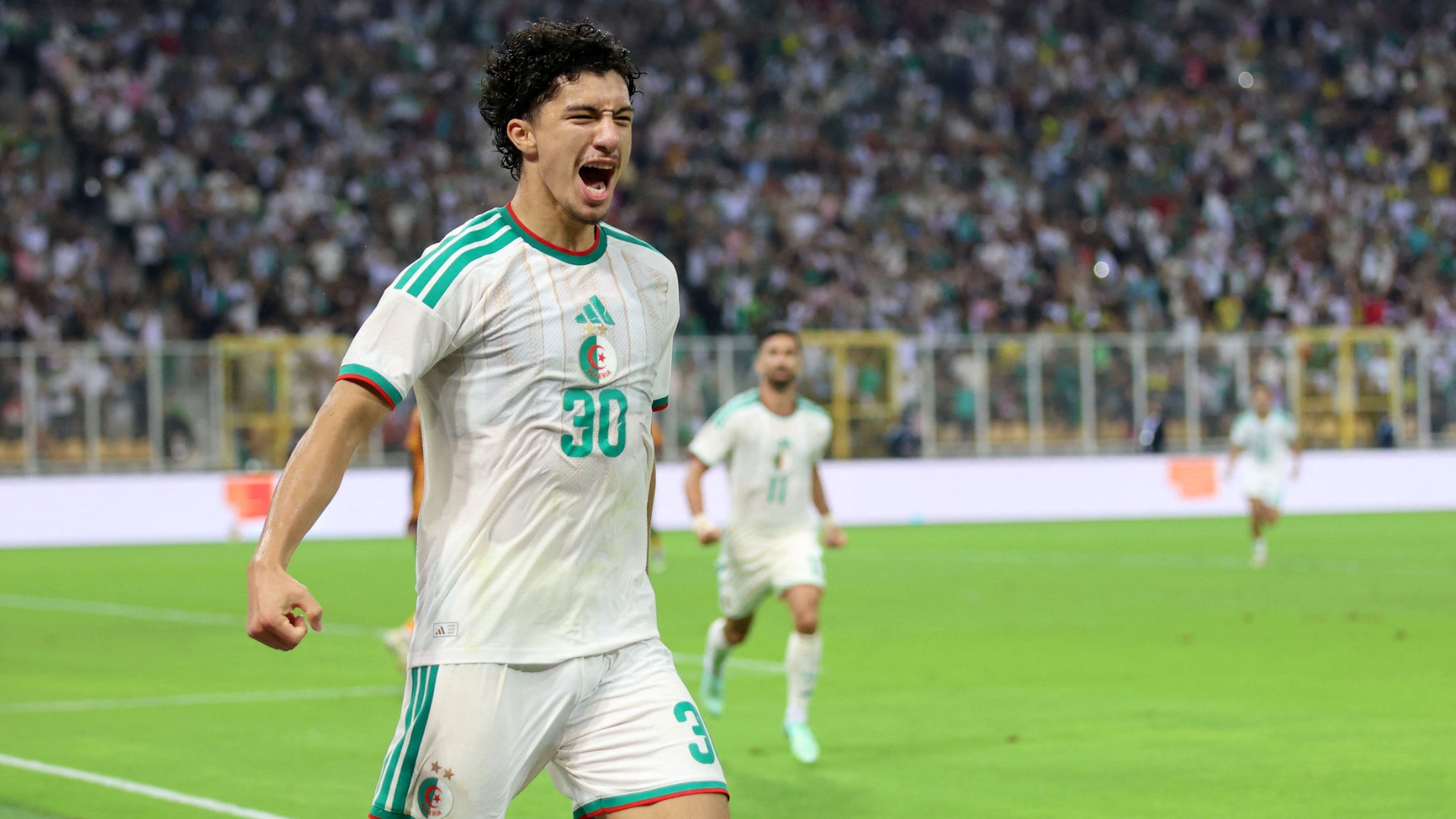 Ibrahim Maza avec l Algérie face à la Zambie