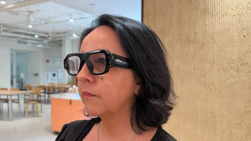 Specs: on a testé en avant-première les lunettes en réalité augmentée de Snap qui veulent ringardiser Meta et Apple