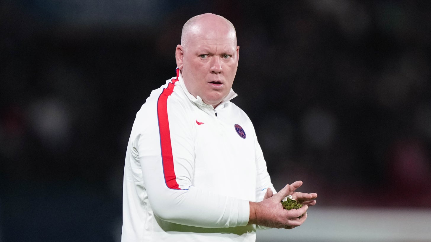 Jonathan Calderwood, le jardinier en chef du PSG avant un match en septembre 2026 Jonathan Calderwood, le jardinier en chef du PSG avant un match en septembre 2026