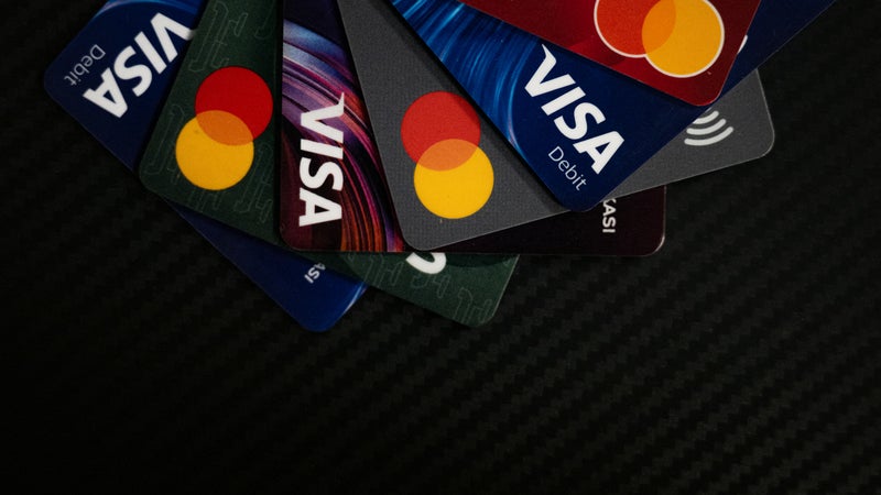 Quelques jours après le retrait du pays de la liste noire des Etats-Unis, Visa et Mastercard annoncent avoir traité les premiers paiements par carte en Syrie depuis plus de 10 ans