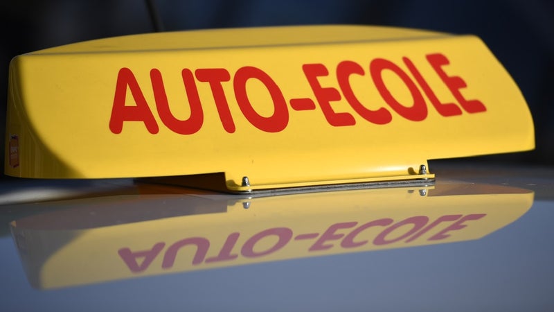 "On ne comprend pas!": écartés des aides carburant, les auto-écoles contre-attaquent et menacent d'une flambée de leurs tarifs