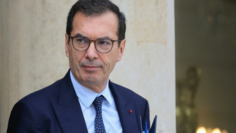 +1% ou +10% sur le Smic? Selon les syndicats, le gouvernement semble prêt à anticiper la revalorisation du salaire minimum, et même à y ajouter un coup de pouce