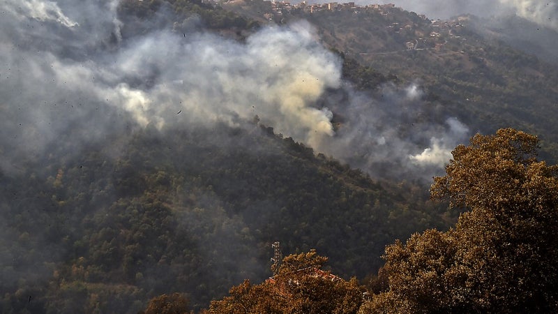 En Algérie, les députés étendent la peine de mort aux auteurs de feux de forêt après une série d'incendies meurtriers