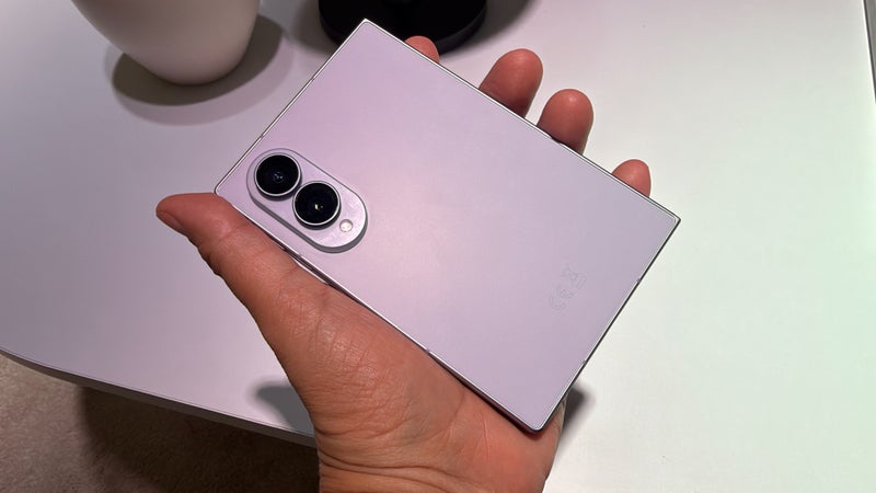 Test du Samsung Galaxy Z Fold 8: le smartphone pliant du bon format, qui tombe à point nommé, pour séduire un nouveau public et couper l’herbe sous le pied d’Apple?