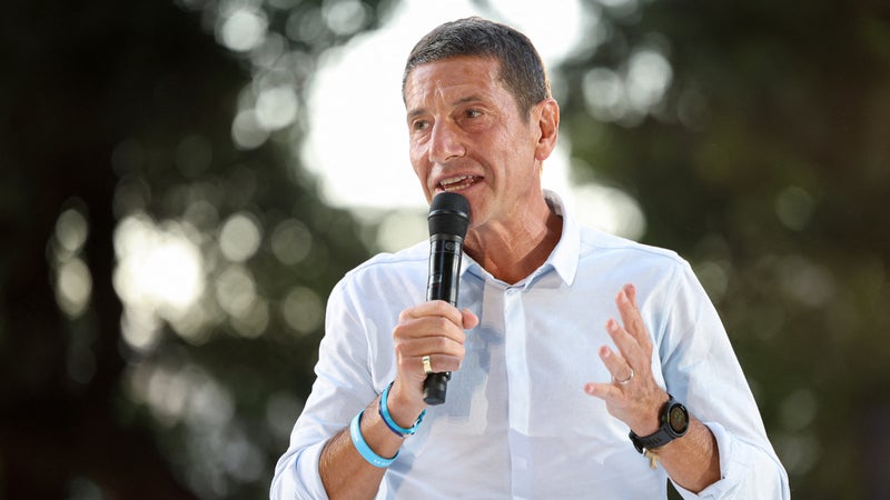 "Il faut absolument organiser une présélection": David Lisnard veut "éliminer les macronistes" lors d'une primaire de la droite et du centre