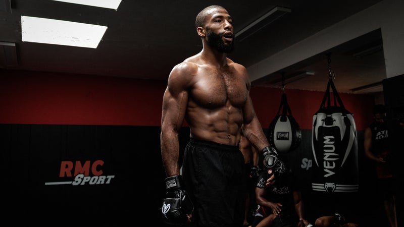 DIRECT. UFC Paris 2026: les débuts de Parnasse, le choc Ziam-Sola, Charrière, Oumar Sy... suivez en live la soirée événement MMA
