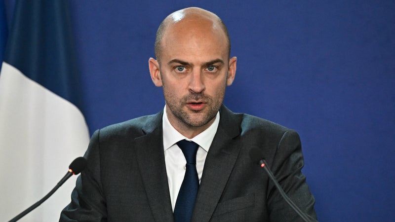 Jean-Noël Barrot reconnaît que l'Europe "a pris du retard" sur l'IA mais assure que "le match n'est pas joué"