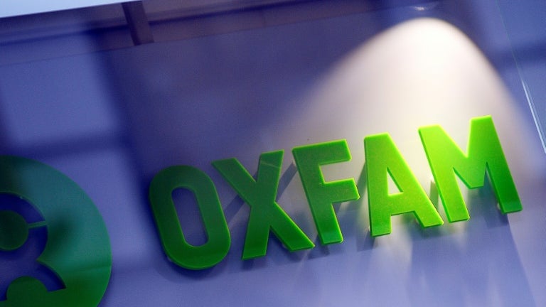 Une entreprise de 2 millions d'euros moins taxée à la succession qu'une maison à 200.000 euros: le pacte Dutreil est-il vraiment une "arnaque" comme le dit Oxfam ou une protection pour les entreprises familiales?