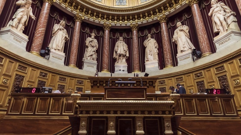Politique. Manifestations : le Sénat adopte la loi « casseurs-payeurs » controversée et l'élargit