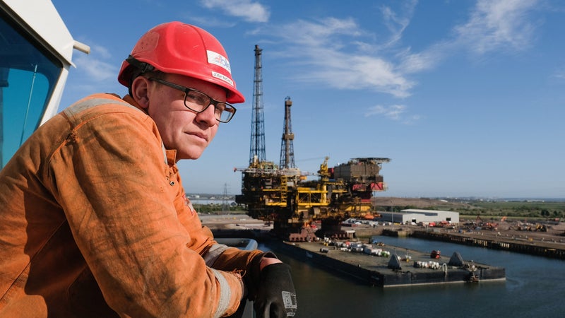 "Nous aurions aujourd'hui un fonds de 1.000 milliards de livres": contrairement à la Norvège, le Royaume-Uni n'a pas créé de fonds souverain pour investir sa manne pétrolière et il s'en mord les doigts