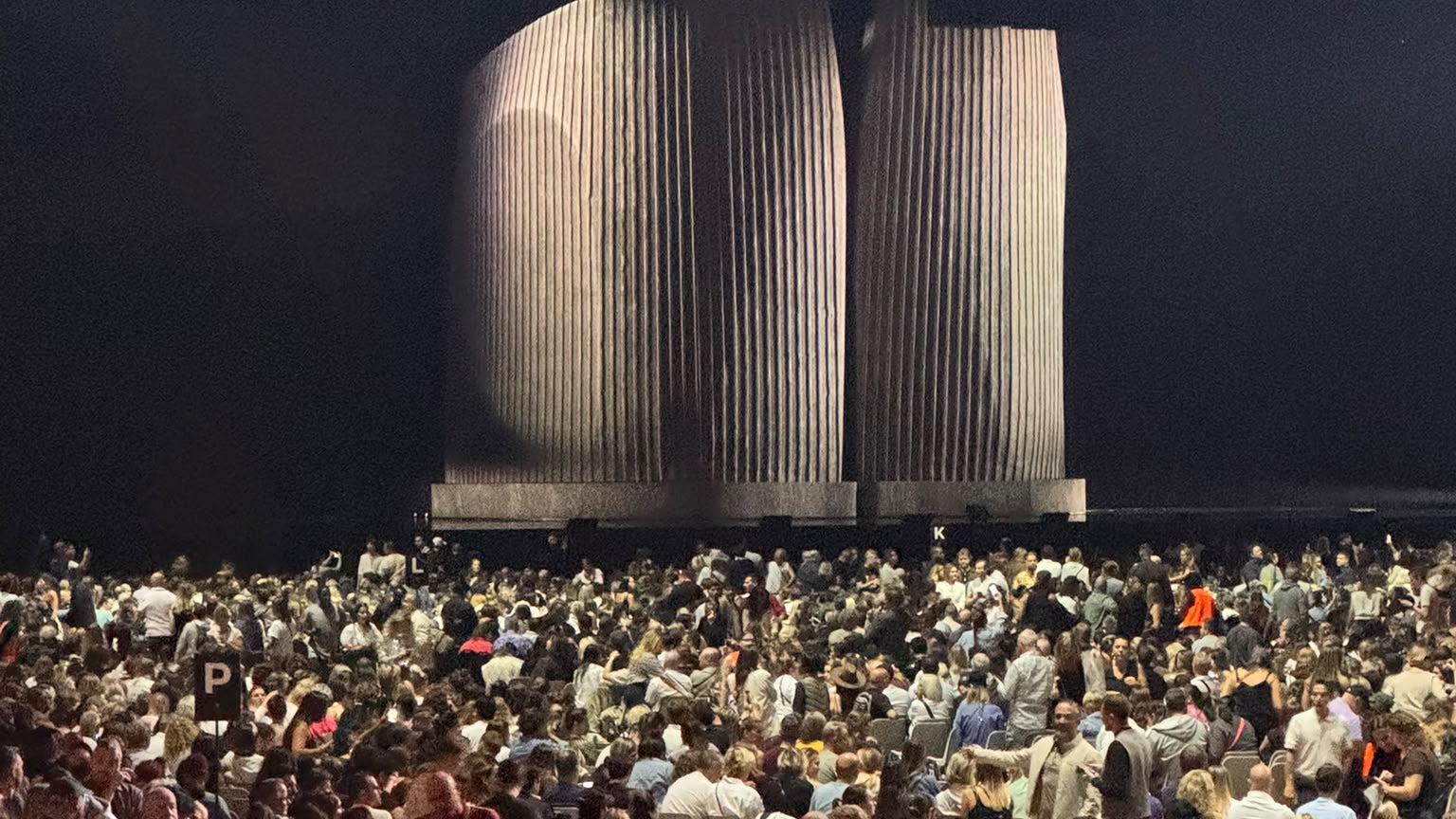 La Plenitude Arena, avant le concert de Céline Dion, le 12 septembre 2026.