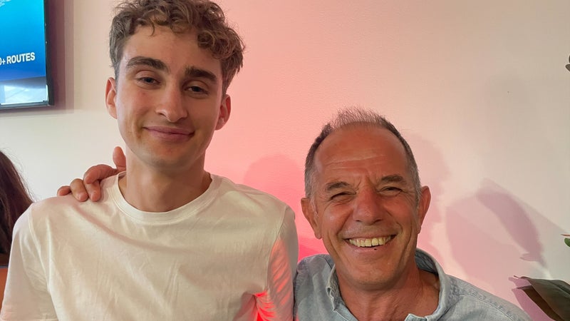 Paul Seixas avec Philippe Rey Gorrez en marge du match d Annecy 14 aout 2026 2332503