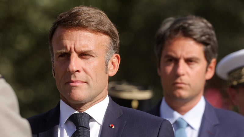 "Primaire des démocrates" voulue par Gabriel Attal: Emmanuel Macron favorable à "l'unité des modérés"