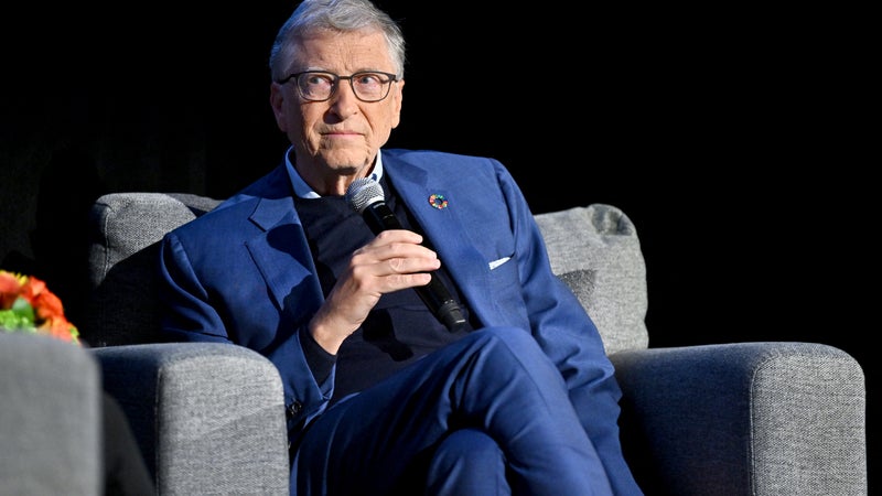 Face à des IA "assez puissantes pour provoquer un milliard de morts", Bill Gates appelle à ce que les gouvernements se saisissent de la question de la régulation, le secteur en étant incapable