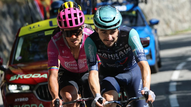 Lenny Martinez et Richard Carapaz lors de l ascension de l Alpe d Huez sur le Tour de France le 24 juillet 2026 2325031