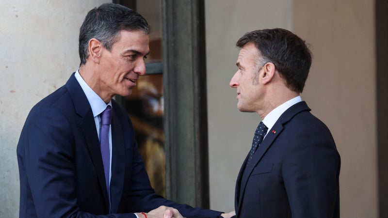 Pendant que la dette française s'élève à plus de 117% du PIB, celle de l'Espagne est passée sous la barre des 100% en juillet (elle culminait à 124% en mars 2021)