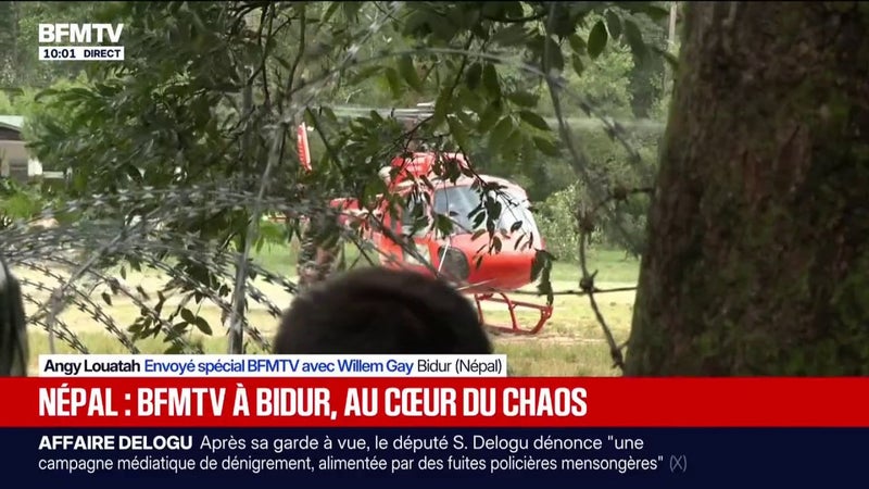 Crue au Népal: à Bidur, une base arrière militaire transformée en piste d'atterrissage et de décollage pour les hélicoptères des secours