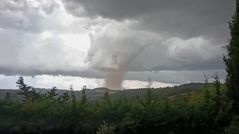 Tornade dans l'Aude: pourquoi ces phénomènes sont si difficiles à prévoir
