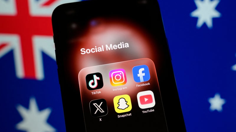 "Leurs plateformes et leurs outils se sont immiscés dans notre quotidien": l'Australie menace les géants des réseaux sociaux d'amendes record en cas d'exposition des mineurs à des contenus préjudiciables
