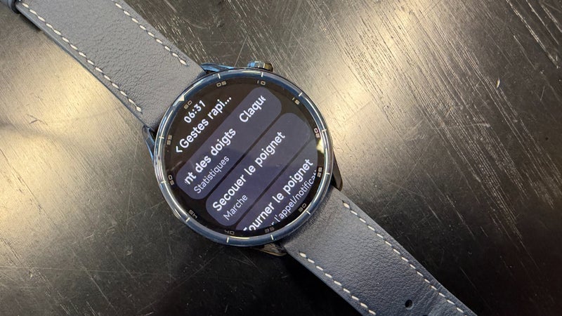 Secouer le poignet, claquer des doigts... On a testé les gestes de la Watch S5, sur lesquels Xiaomi mise pour faire de la montre connectée un hub pour la maison