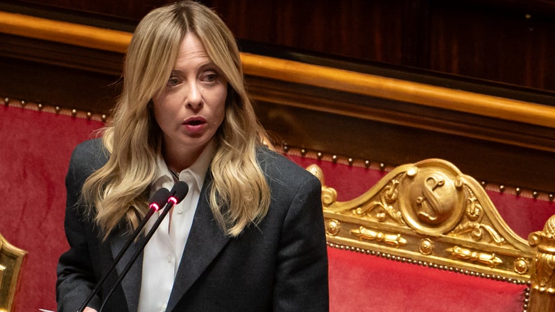 "1.413 jours de travail, de choix, de défis": Giorgia Meloni bat un record de longévité à la tête du gouvernement italien