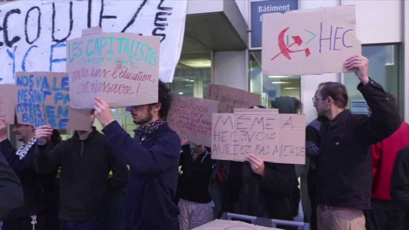 "Privilégiés mais pas aveuglés": les étudiants de HEC Paris se mobilisent devant la prestigieuse école de commerce en soutien des lycéens en colère, une première