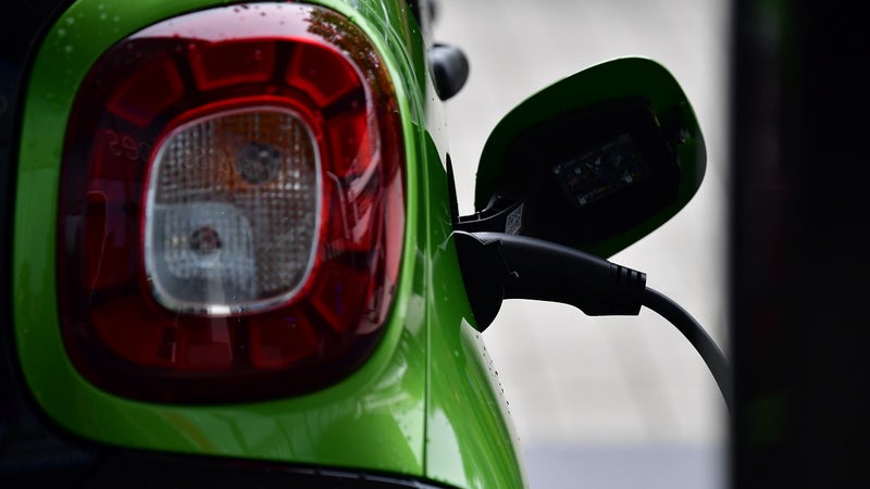 "Plus d'un Français sur quatre bénéficiera de ce dispositif": une centaine de territoires ont été sélectionnés pour une "électrification accélérée"