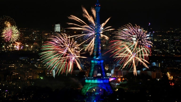 "On a toujours géré les risques d'incendie": l'incompréhension des artificiers face à la multiplication d'interdiction de feux d'artifice