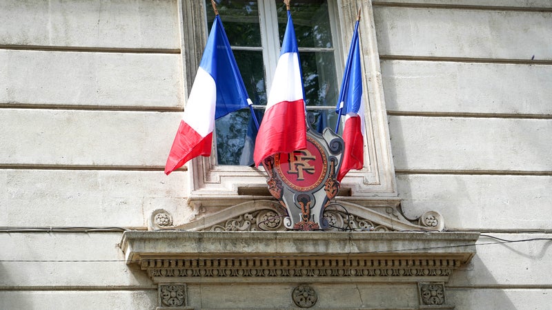 Violences du 17 octobre: le maire d'Avignon appelle au rassemblement devant la mairie ce lundi