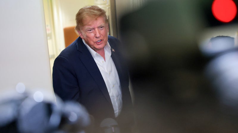 "Ils font ce que nous faisons": Donald Trump minimise les accusations de partage de renseignements entre la Chine et l’Iran