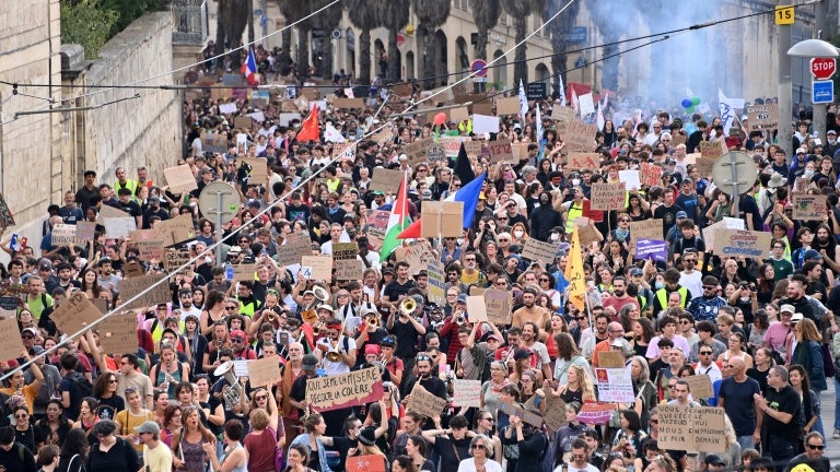 DIRECT. Colère sociale: 70.000 policiers et gendarmes mobilisés en France pour cette nouvelle journée de mobilisation