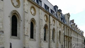 Deux hommes ont roué de coups trois élèves d'un lycée à Serris, en Seine-et-Marne