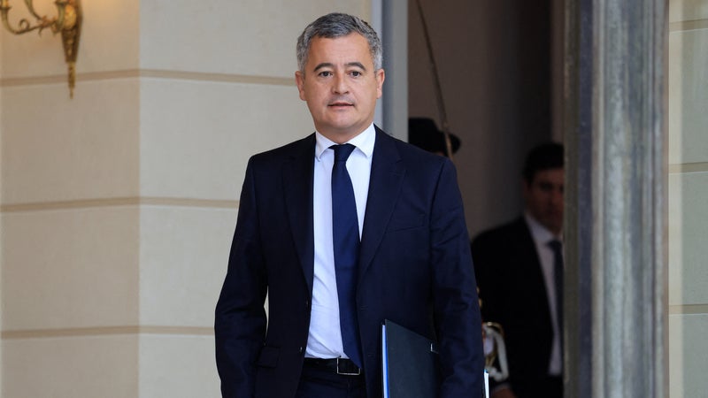 Violences du 17 octobre: Gérald Darmanin reconnaît que les autorités ont "failli" et annonce des "dizaines" de placements en détention provisoire