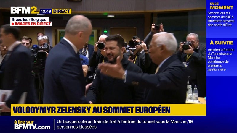 Volodymyr Zelensky salué par les chefs d'État au sommet européen