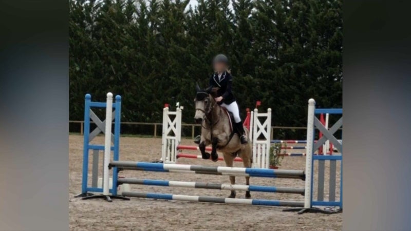 Emma, morte à 14 ans, à Clessé, en Saône-et-Loire, était passionnée d'équitation