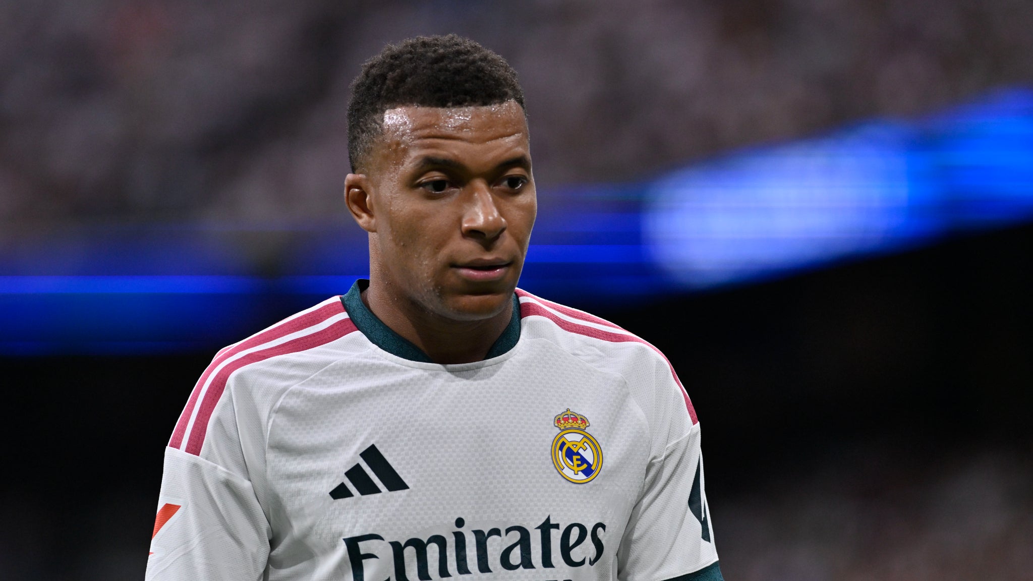 "Tais-toi et continue à bosser": le message cinglant de Rothen à Mbappé, qui pense mériter le Ballon d'or 2026