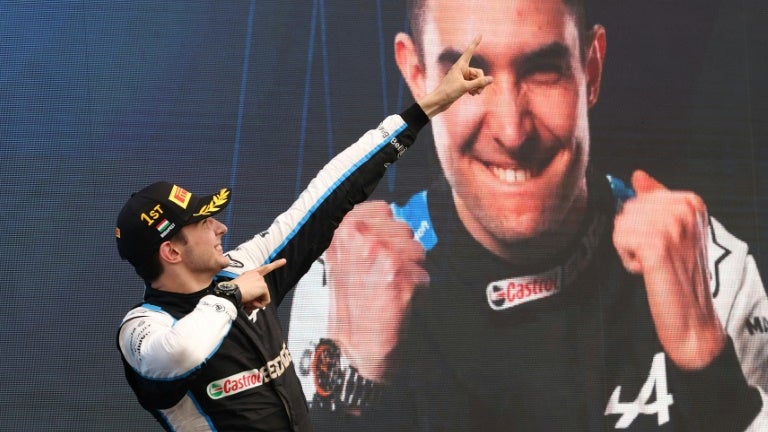 La joie du Francais Esteban Ocon vainqueur au volant de son Alpine du Grand Prix de Hongrie de Formule 1 le 1er aout sur le circuit du Hungaroring a Mogyorod pres de Budapest 1104227