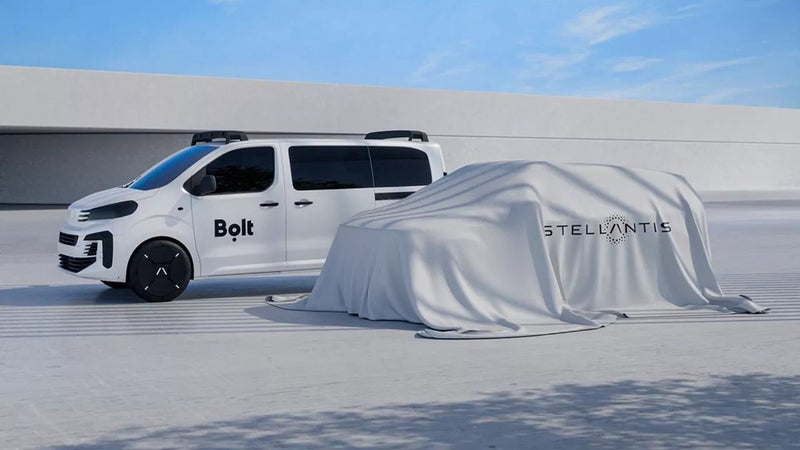 Des robotaxis rouleront en Île-de-France dès 2028: la Métropole du Grand Paris s'allie au constructeur Stellantis et à l'opérateur de VTC Bolt dans un programme de conduite autonome