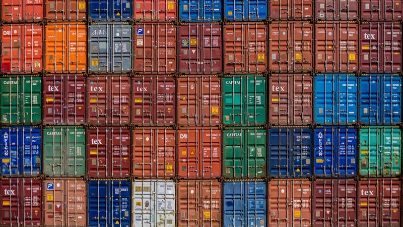 Le commerce mondial de marchandises se porte mieux que prévu: malgré la crise au Moyen-Orient, l'OMC relève ses prévisions de croissance pour 2026