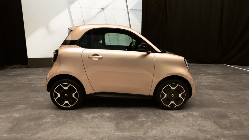 30 ans après la première Smart, la marque dévoile sa nouvelle #2 au Mondial de l'Auto et revient sur le marché des petites voitures urbaines sous la barre des 20.000 euros