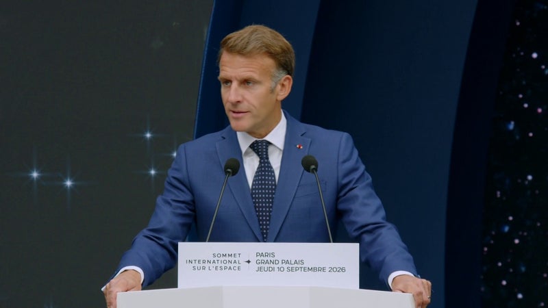 "Notre Europe spatiale reste fragile": Emmanuel Macron appelle à "une gouvernance partagée" de l'espace et à "assumer pleinement" la préférence européenne