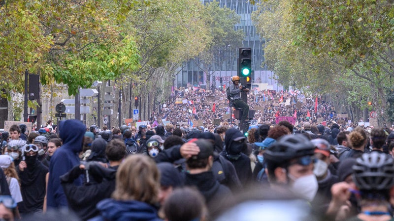DIRECT. Manifestations du 17 octobre: plusieurs rassemblements prévus en France, Emmanuel Macron appelle "au calme"