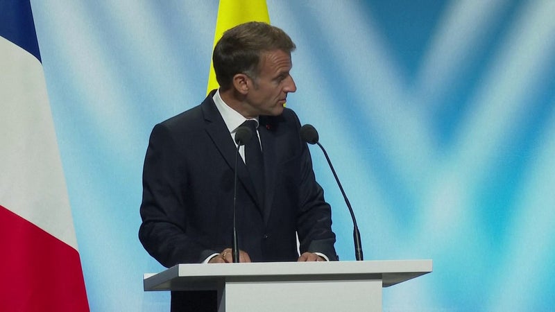 Léon XIV à Metz: "75 ans après la déclaration Schuman, la guerre est revenue sur notre continent et notre Europe est bousculée par le retour des empires", constate Emmanuel Macron