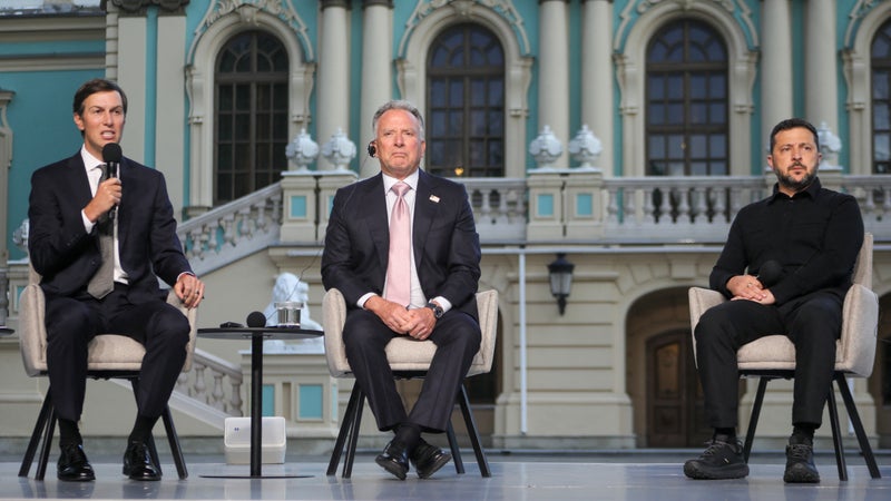 Guerre en Ukraine: les négociateurs américains ont fait état à Kiev d'une "nouvelle disponibilité russe à négocier", selon l'Élysée
