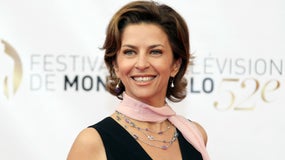 Corinne Touzet interprète le rôle principal dans la série "Une femme d'honneur". 